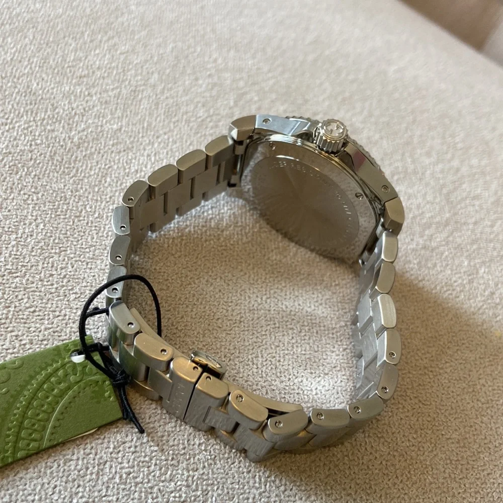 NWT Authentic Gucci Dive Bracelet Men Watch, 40mm - Picture 3 of 9